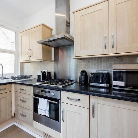 Welcomestay Colliers Wood Two Bed Apartment - Home Away From Home Londýn Exteriér fotografie