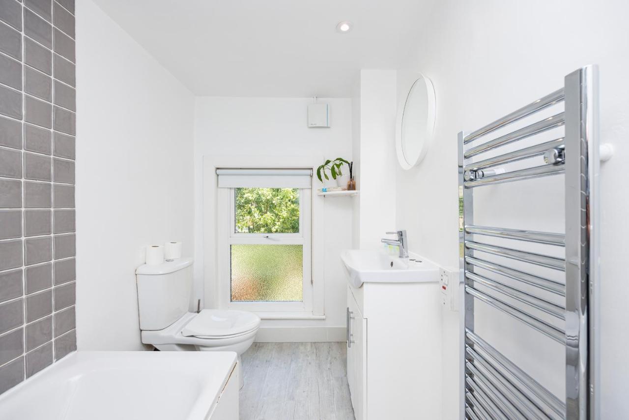 Welcomestay Colliers Wood Two Bed Apartment - Home Away From Home Londýn Exteriér fotografie