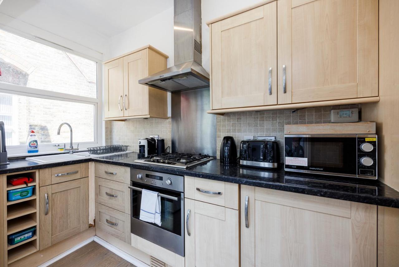 Welcomestay Colliers Wood Two Bed Apartment - Home Away From Home Londýn Exteriér fotografie